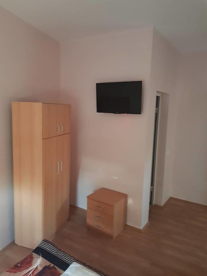 Di Camera Uno Belgrad Exteriör bild