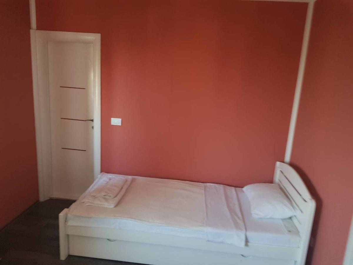 Di Camera Uno Belgrad Exteriör bild