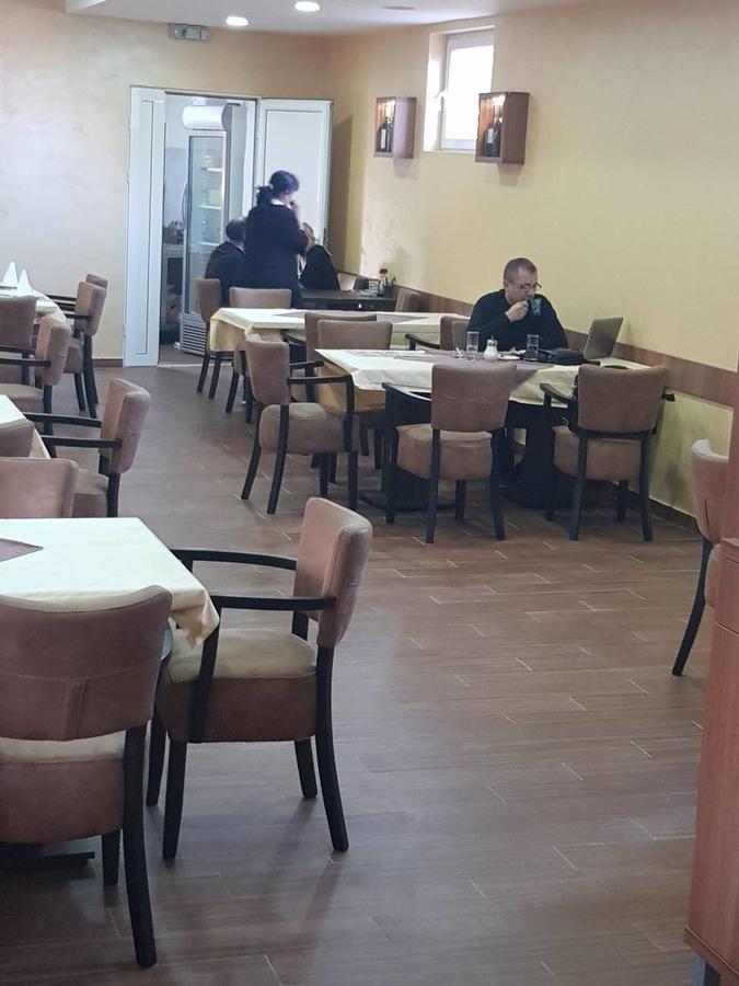 Di Camera Uno Belgrad Exteriör bild