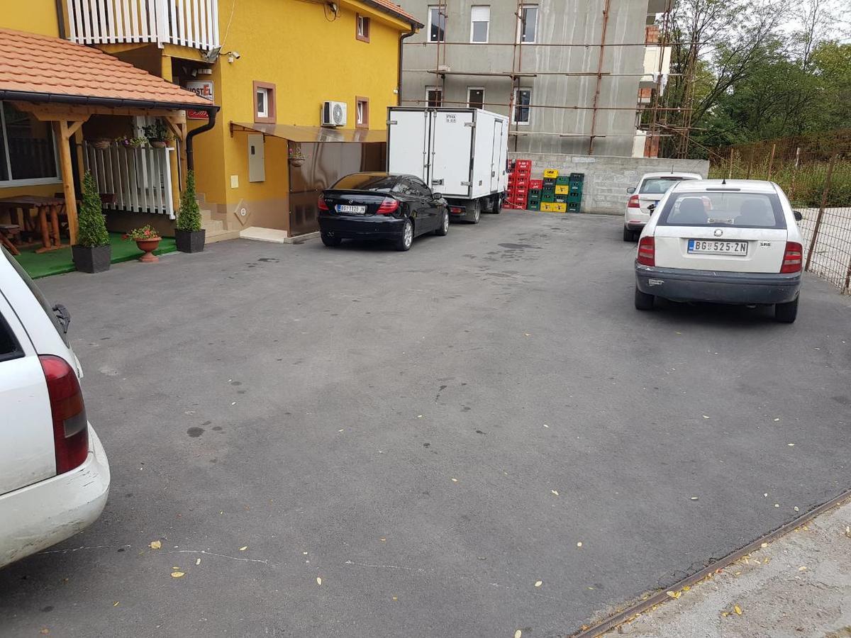 Di Camera Uno Belgrad Exteriör bild